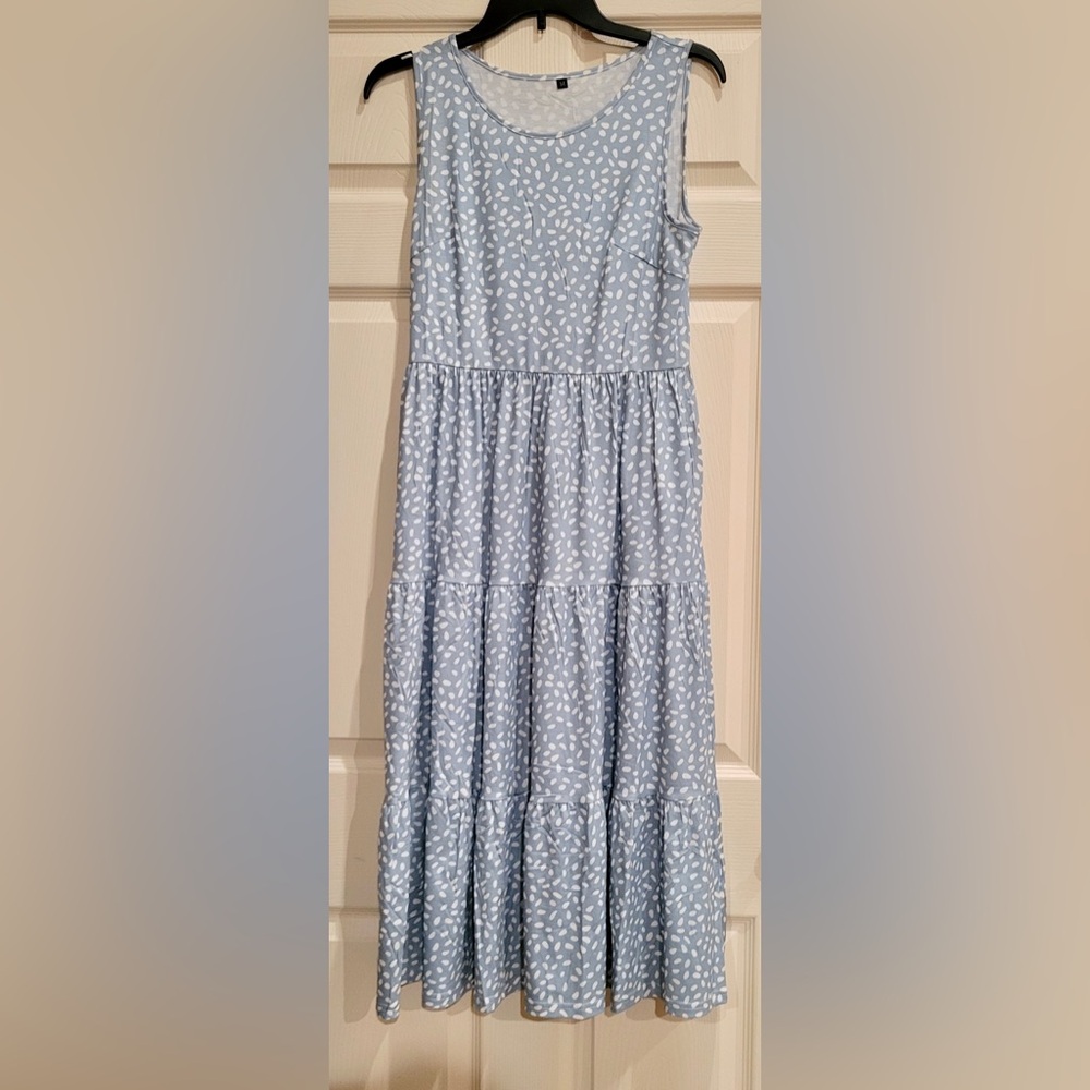 Sleeveless Light Blue Printed Midi Dress - Brand Unspecified